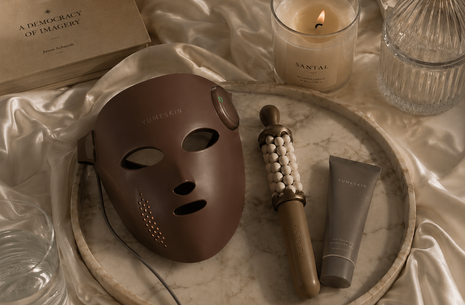 yumeskin. LED mask & Endo Sculptor flatlay